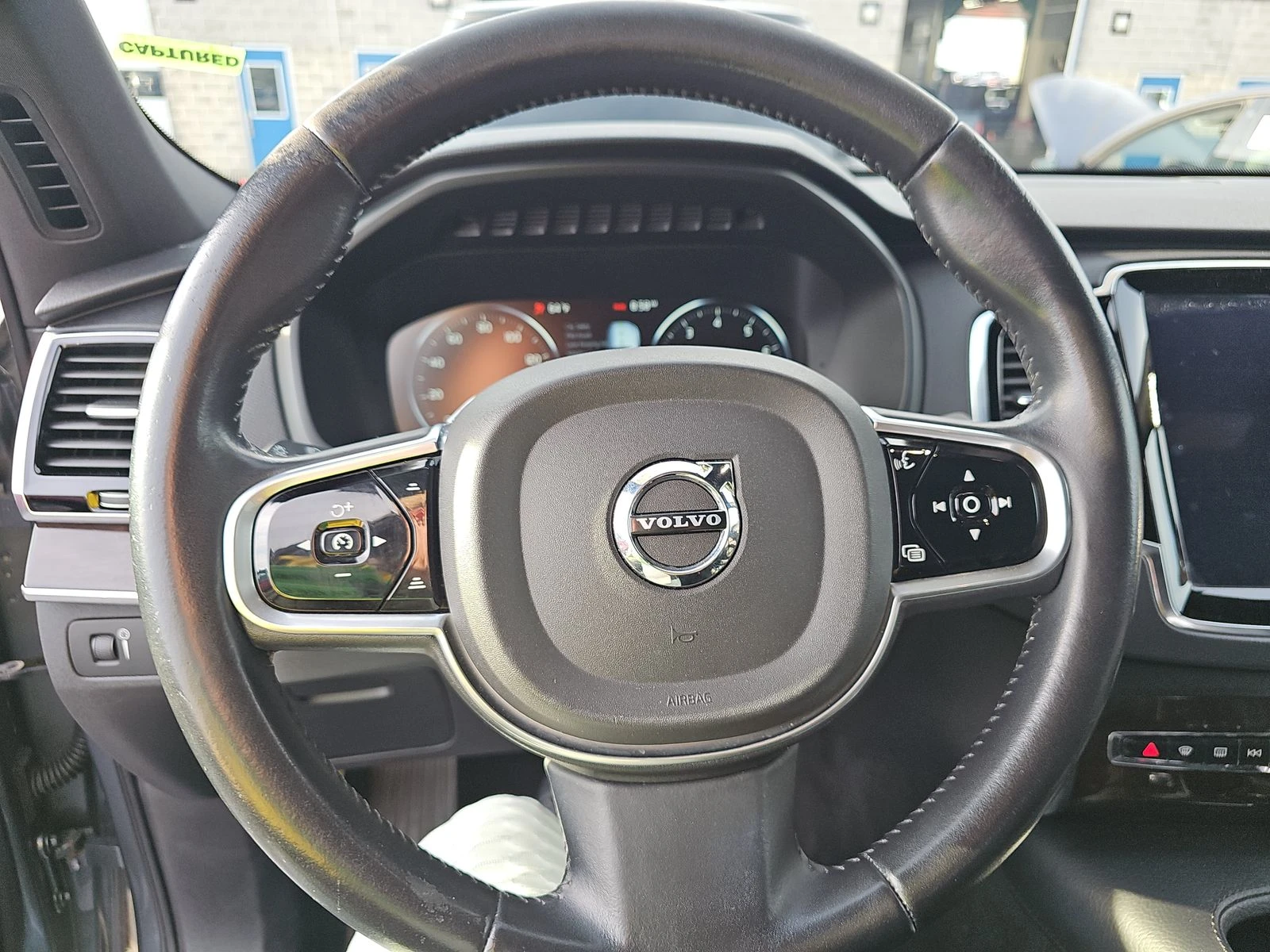 Volvo Xc90 T6* MOMENTUM* ДИГИТАЛНО* ТАБЛО* КАМЕРА* МАСАЖ* ДИС, снимка 10 - Автомобили и джипове - 53801718