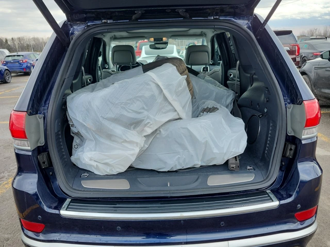 Jeep Grand cherokee Summit* 3.6* Обдух* Distronic* Подгреви* Панo* FUL, снимка 13 - Автомобили и джипове - 53872937