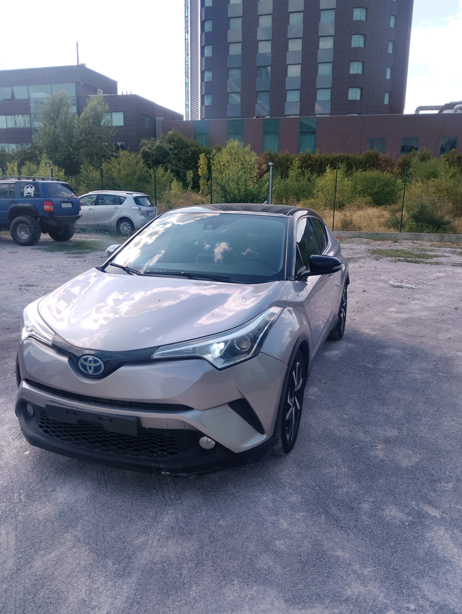 Toyota C-HR Bicolor, снимка 8 - Автомобили и джипове - 54570941