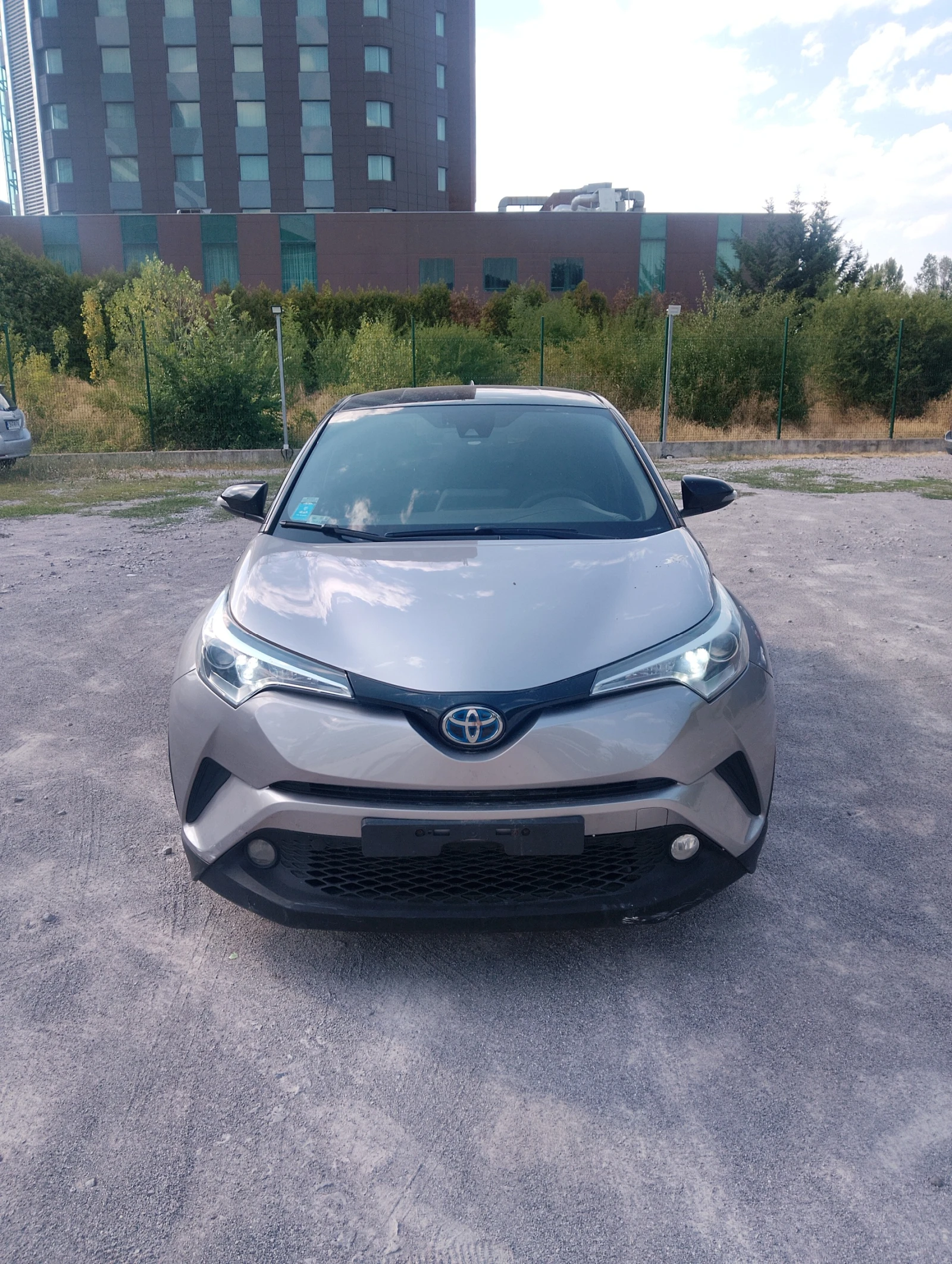 Toyota C-HR Bicolor, снимка 2 - Автомобили и джипове - 54570941