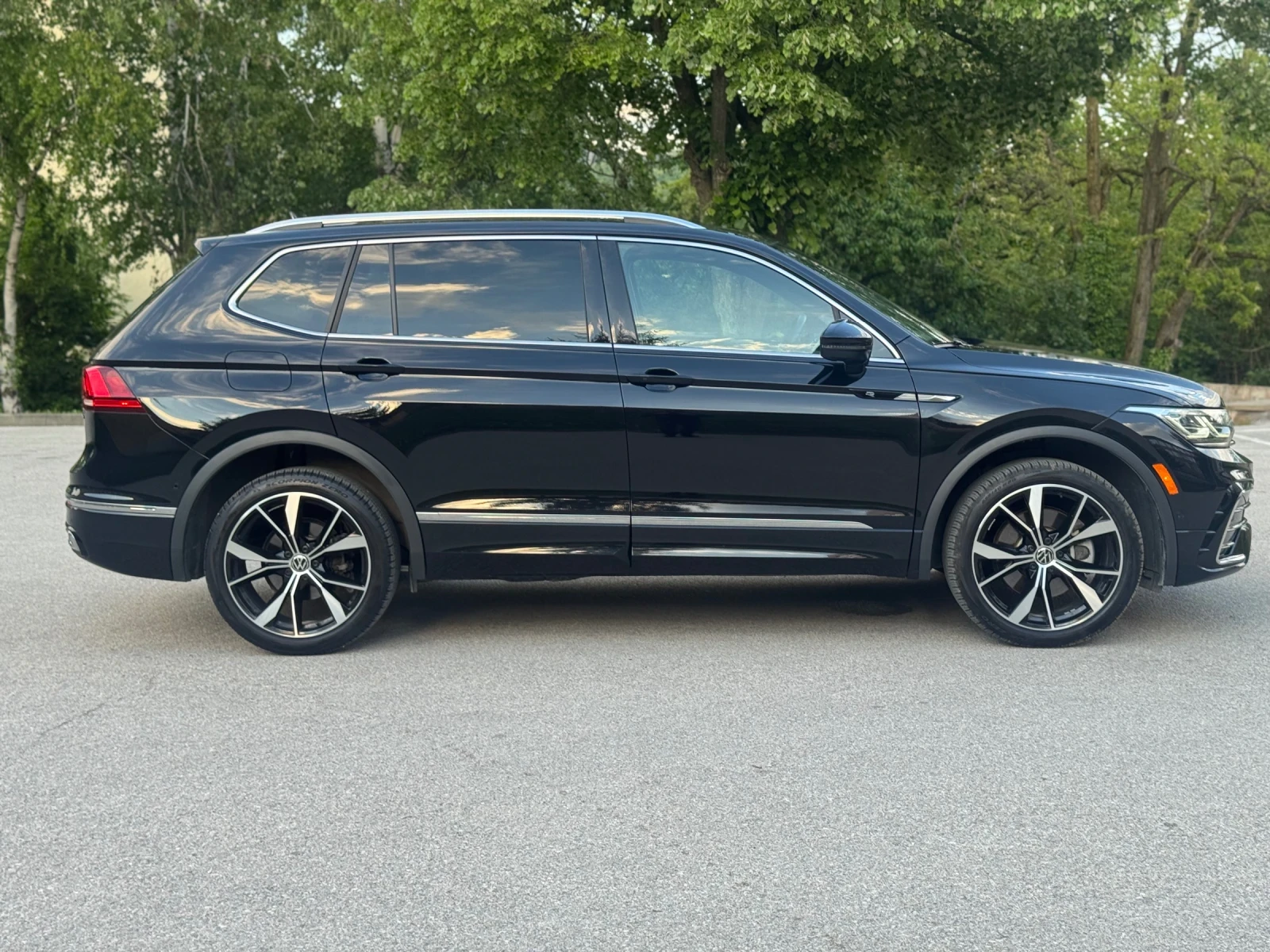 VW Tiguan Allspace 2.0 TSI R-LINE 4-MOTION IQ MATRIX , снимка 2 - Автомобили и джипове - 54598976