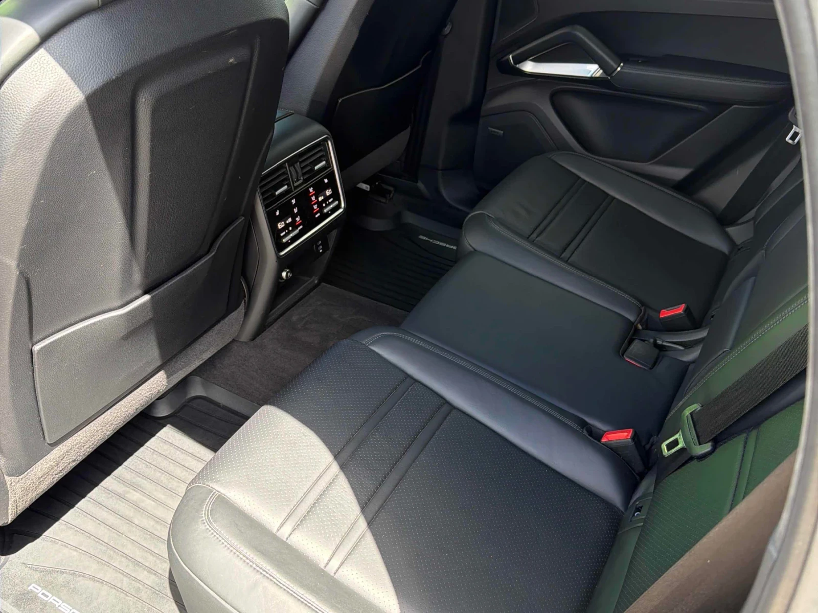 Porsche Cayenne TURBO S E- HYBRID / CARFAX, снимка 10 - Автомобили и джипове - 55000774