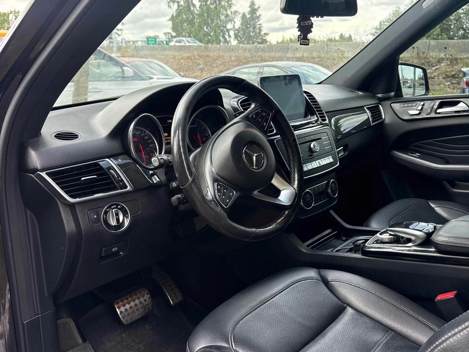 Mercedes-Benz GLE 43 AMG * АВТОКРЕДИТ * ГЛАВНО ПРЕДСТАВИТЕЛСТВО, снимка 7 - Автомобили и джипове - 55948080