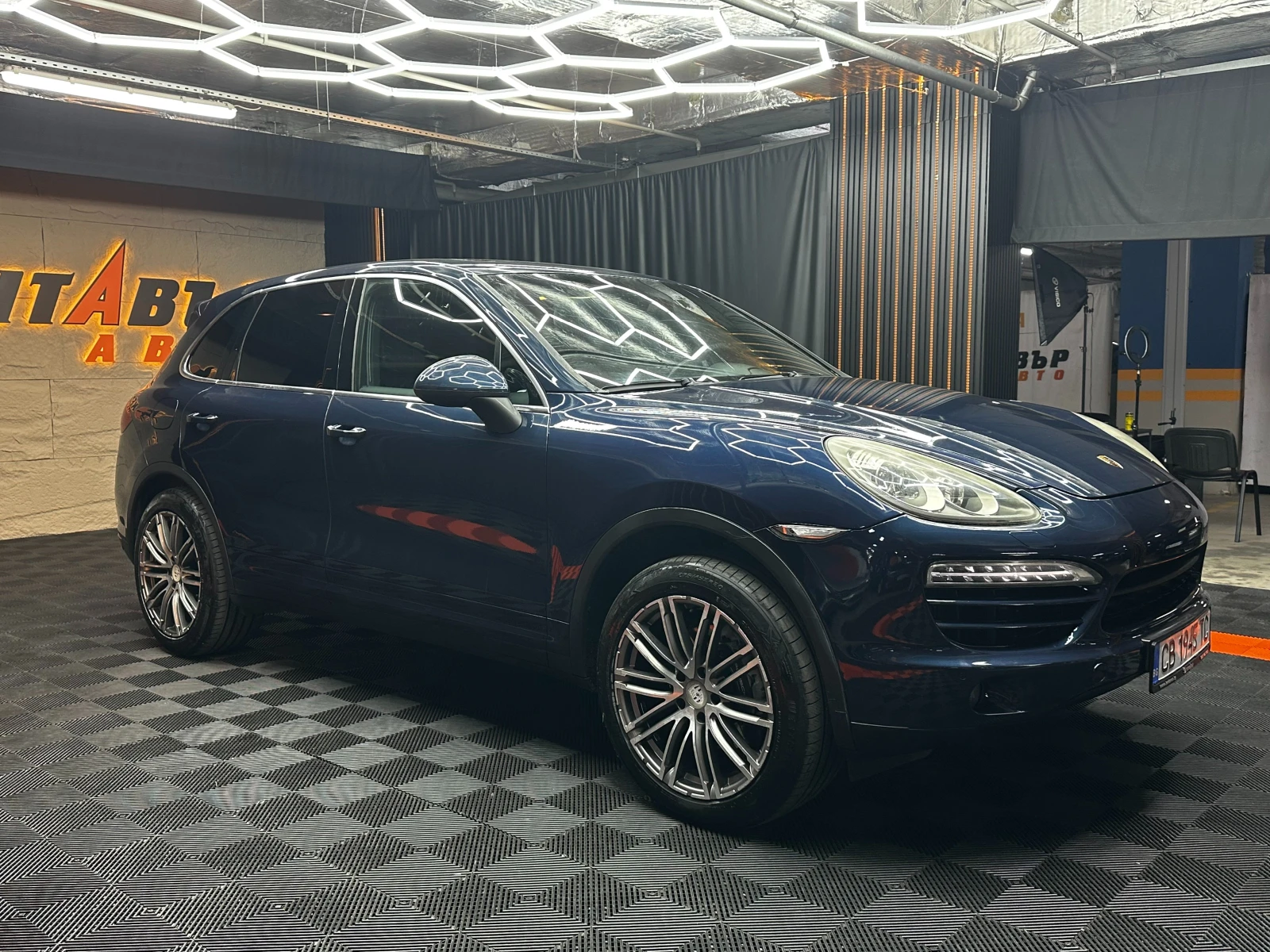 Porsche Cayenne 3.0TDI 245кс/ГАРАНЦИЯ 6 МЕС/ПАНОРАМА/ВЕНТИЛАЦИЯ/, снимка 3 - Автомобили и джипове - 56148462