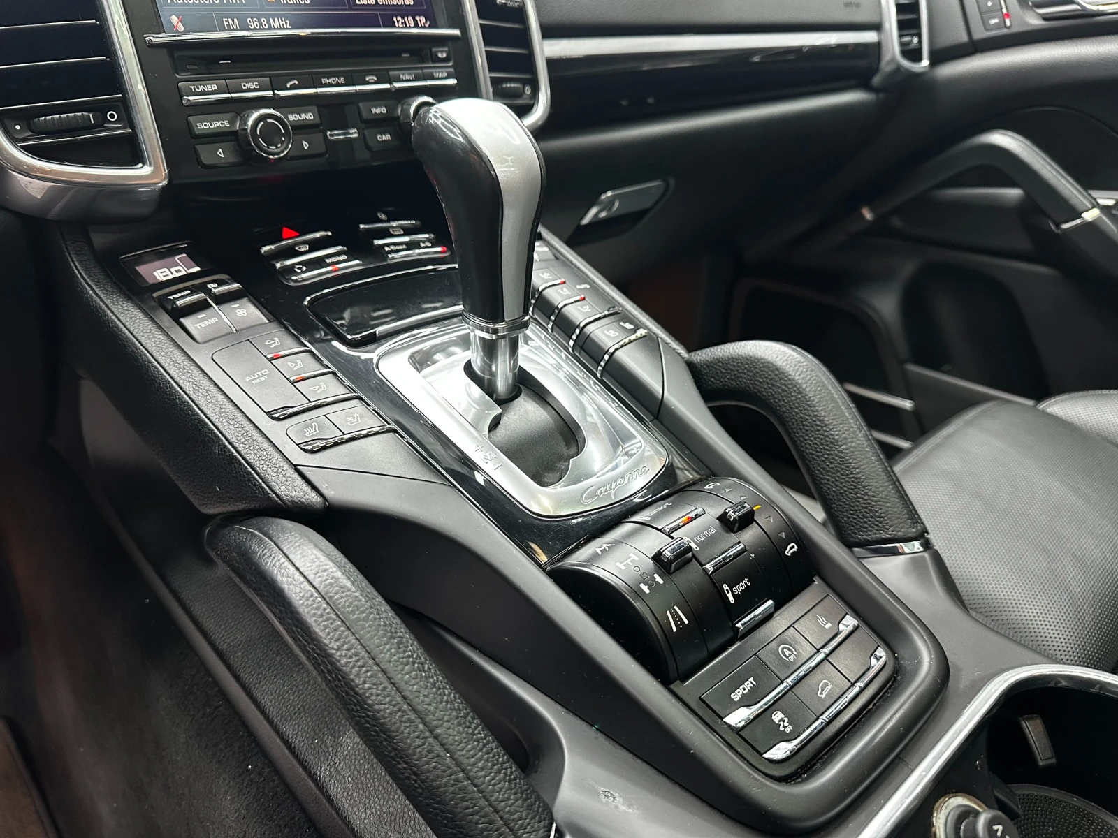 Porsche Cayenne 3.0TDI 245кс/ГАРАНЦИЯ 6 МЕС/ПАНОРАМА/ВЕНТИЛАЦИЯ/, снимка 11 - Автомобили и джипове - 56148462