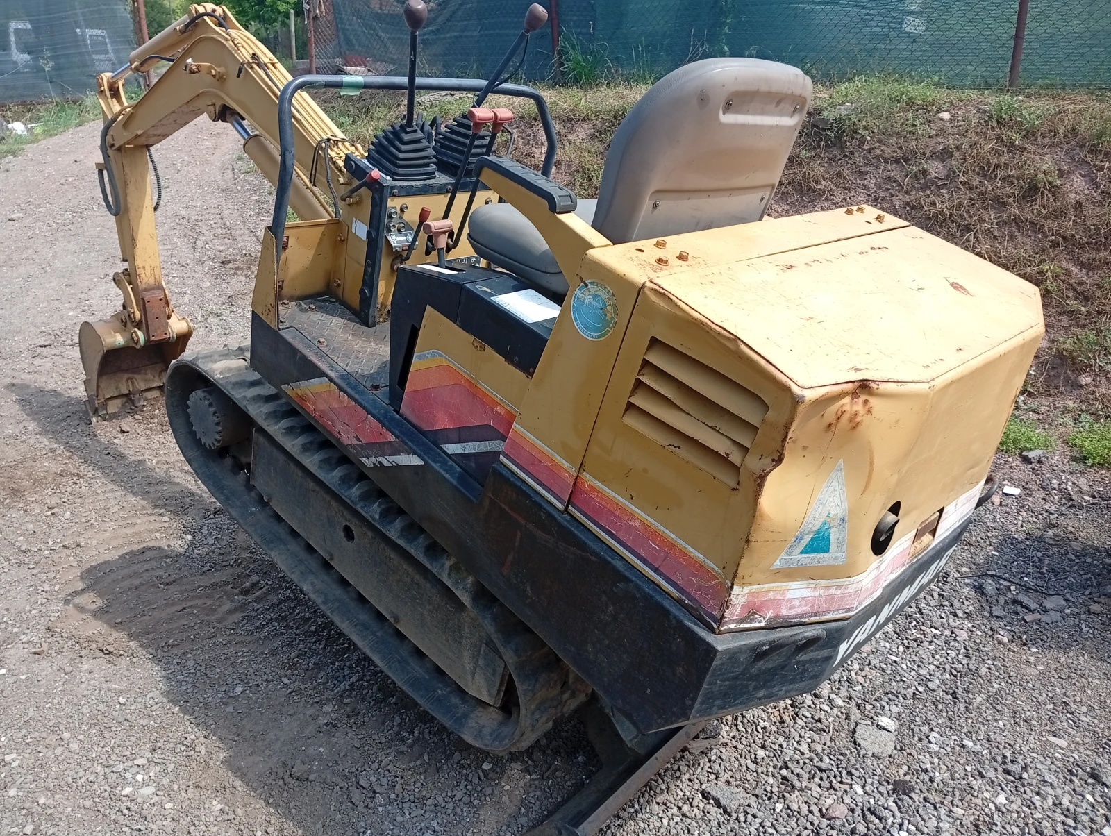 Багер Yanmar B12, снимка 3 - Индустриална техника - 55123187