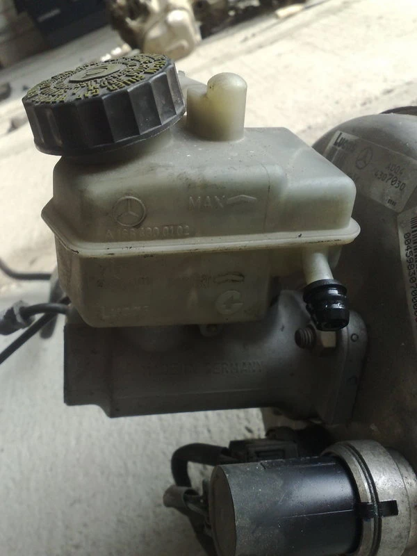 Спирачна помпа за Мерцедес А170 (1)