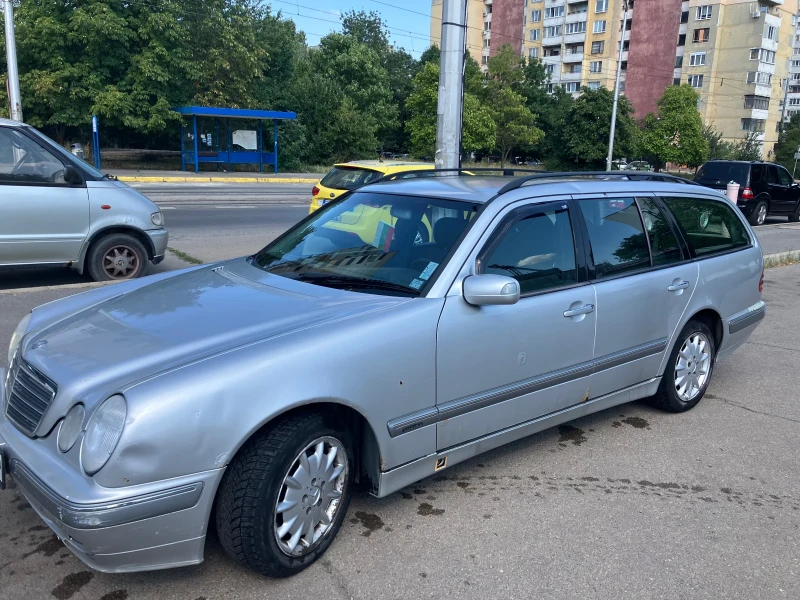 Mercedes-Benz E 320, снимка 2 - Автомобили и джипове - 47124598