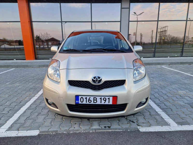 Toyota Yaris 1.4 D-4D, снимка 4 - Автомобили и джипове - 48142767