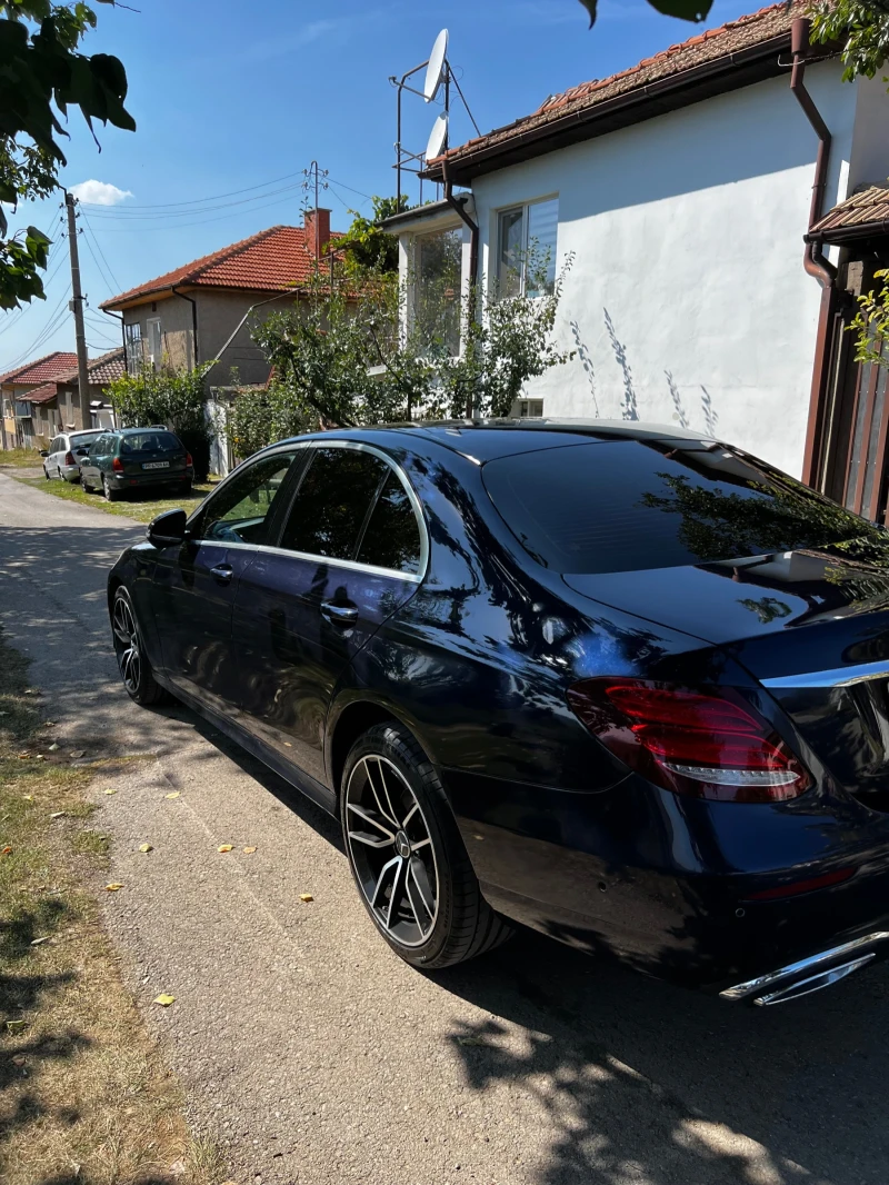 Mercedes-Benz E 200, снимка 12 - Автомобили и джипове - 48831936