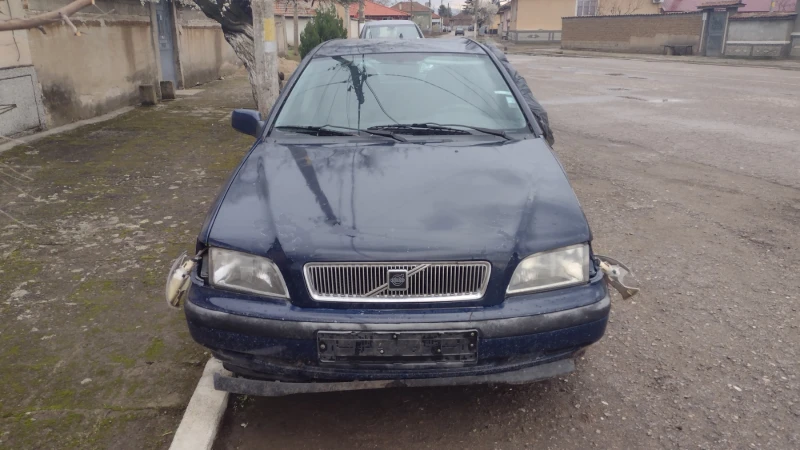 Volvo V40, снимка 4 - Автомобили и джипове - 49520442