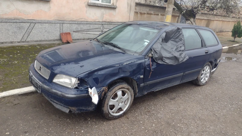 Volvo V40, снимка 1 - Автомобили и джипове - 49520442