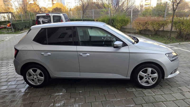 Skoda Fabia TSI 110 кс, 6 скорости, снимка 3 - Автомобили и джипове - 52511901