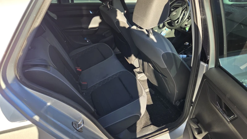 Skoda Fabia TSI 110 кс, 6 скорости, снимка 15 - Автомобили и джипове - 52511901
