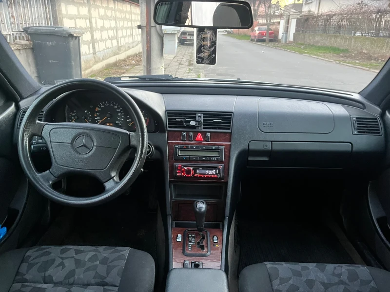 Mercedes-Benz C 250, снимка 8 - Автомобили и джипове - 52805246