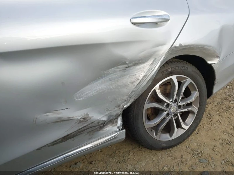 Mercedes-Benz C 300 * Burmester* 4MATIC* Крайна цена, снимка 8 - Автомобили и джипове - 52938262