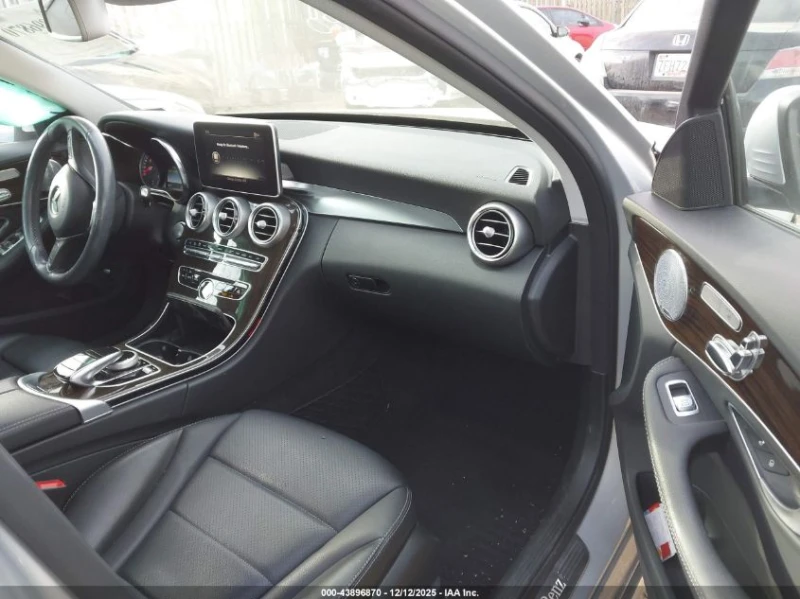 Mercedes-Benz C 300 * Burmester* 4MATIC* Крайна цена, снимка 10 - Автомобили и джипове - 52938262