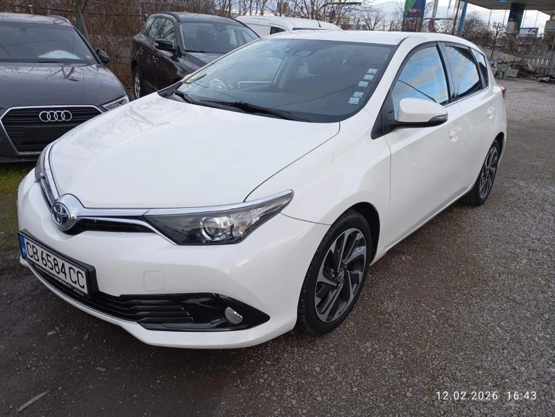 Toyota Auris 1.8 хибрид