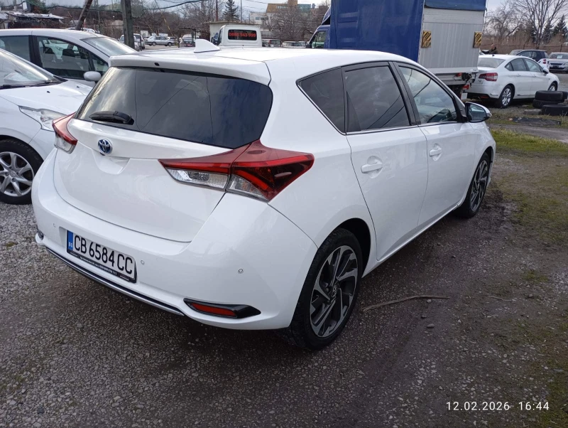Toyota Auris 1.8 хибрид, снимка 5 - Автомобили и джипове - 53483458