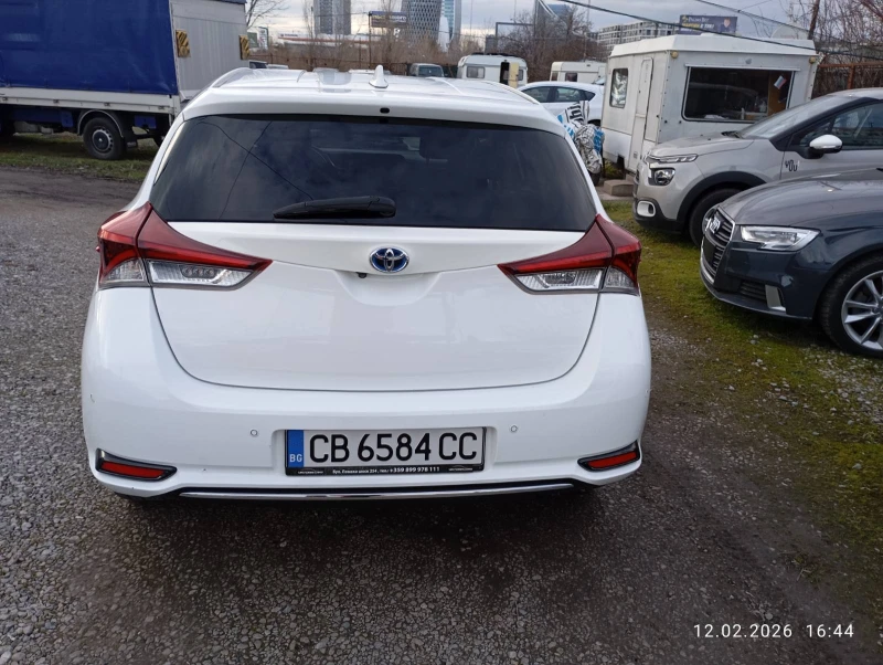 Toyota Auris 1.8 хибрид, снимка 4 - Автомобили и джипове - 53483458