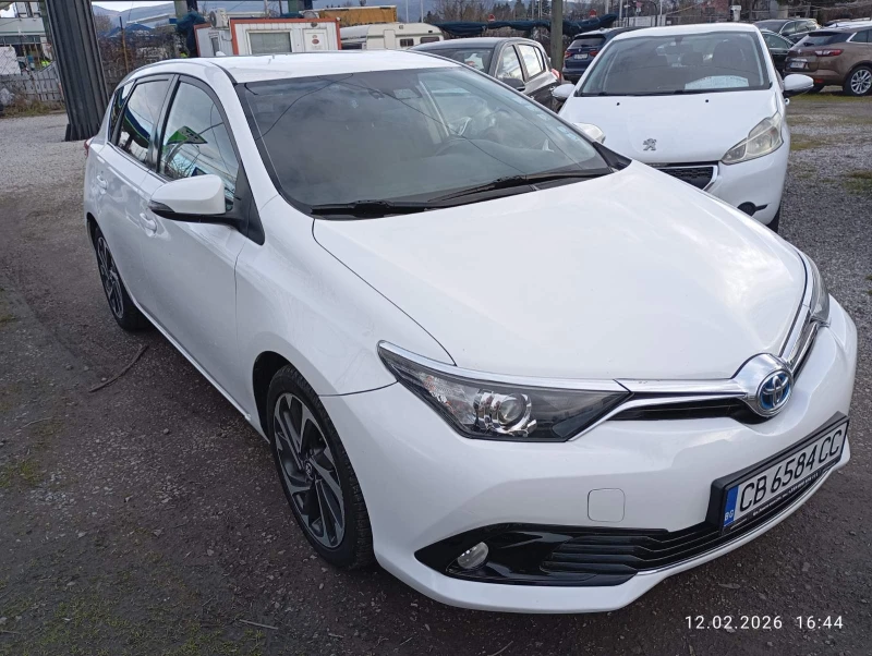 Toyota Auris 1.8 хибрид, снимка 7 - Автомобили и джипове - 53483458