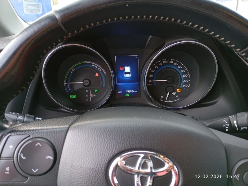 Toyota Auris 1.8 хибрид, снимка 12 - Автомобили и джипове - 53483458