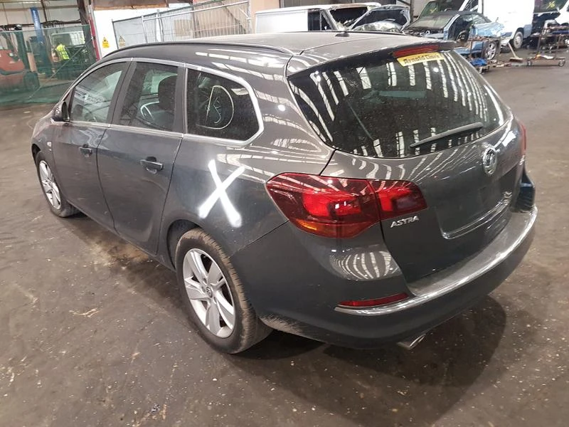 Opel Astra 1.72.0CDTIЧасти, снимка 8 - Автомобили и джипове - 14116215