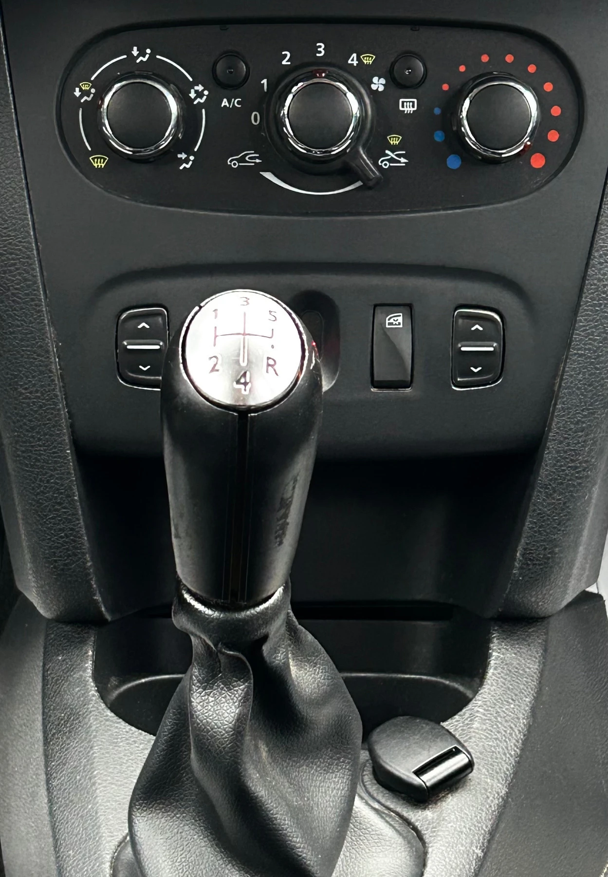 Dacia Sandero STEPWAY, 1.5 DCI, ПЕРФЕКТЕН | Mobile.bg — изображение 13