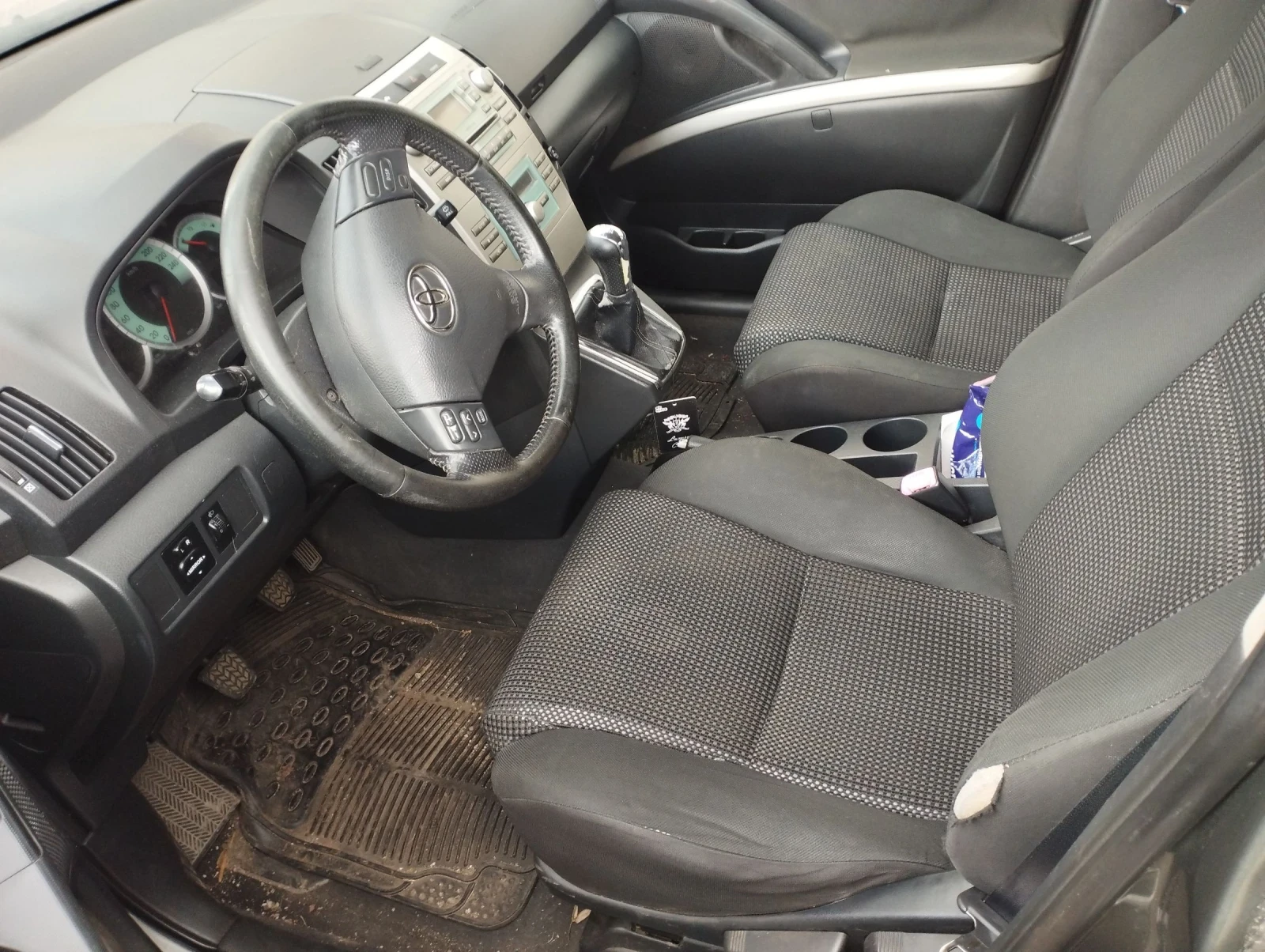 Toyota Corolla verso 2.2    D-CAT - изображение 9
