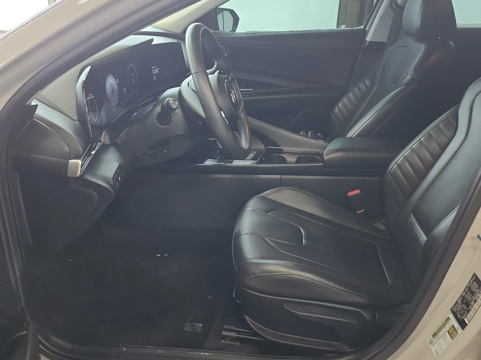 Hyundai Elantra 2L 4cyl Front Wheel Drive - изображение 5