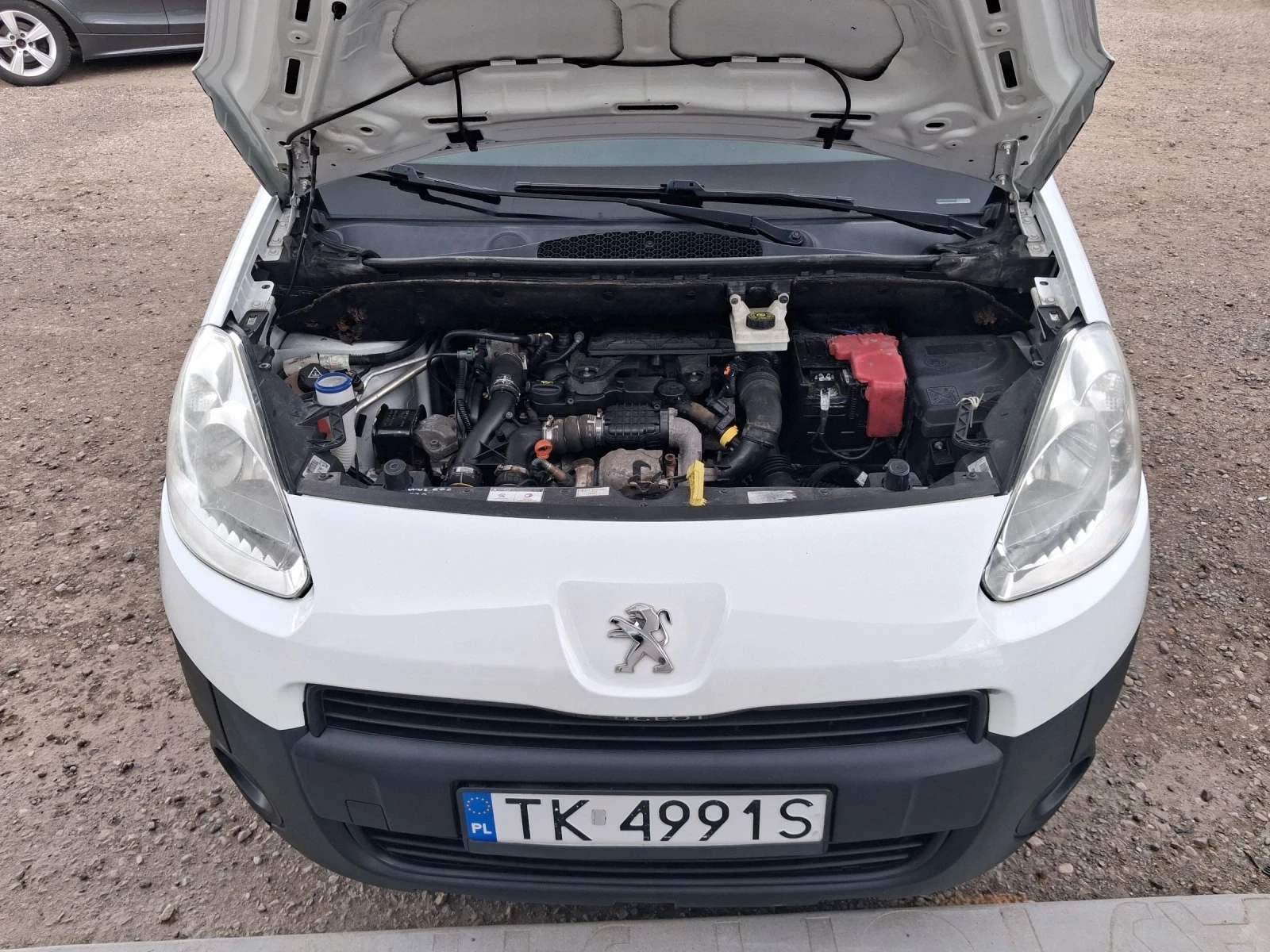 Peugeot Partner 1.6, 90 к.с. климатик, реални километри , снимка 13 - Автомобили и джипове - 53928666