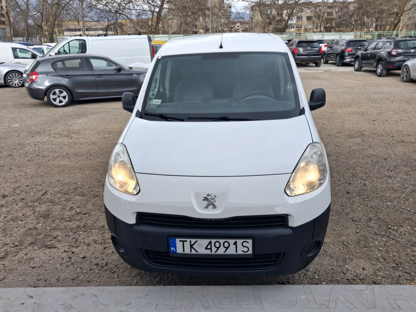 Peugeot Partner 1.6, 90 к.с. климатик, реални километри , снимка 8 - Автомобили и джипове - 53928666