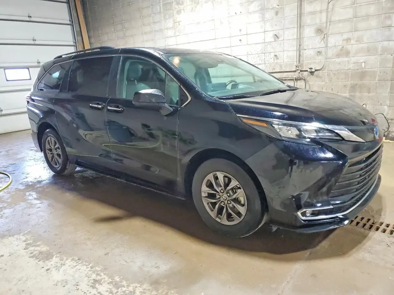 Toyota Sienna, снимка 6 - Автомобили и джипове - 54304201