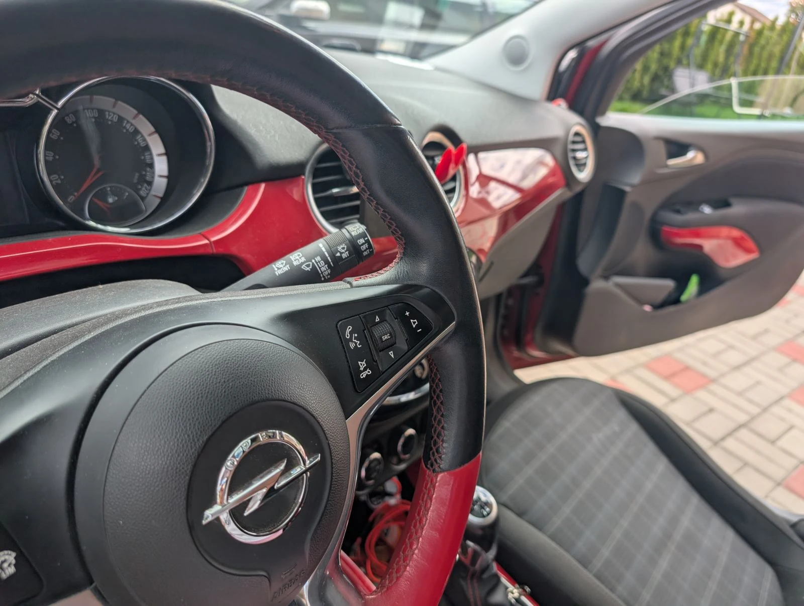 Opel Adam, снимка 9 - Автомобили и джипове - 54478861