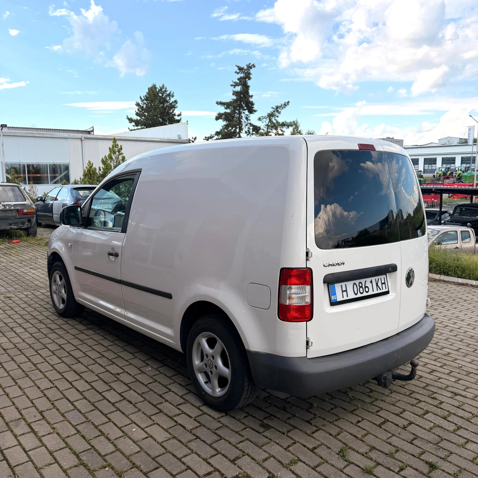 VW Caddy 1.4 Бензин, снимка 4 - Автомобили и джипове - 54810669
