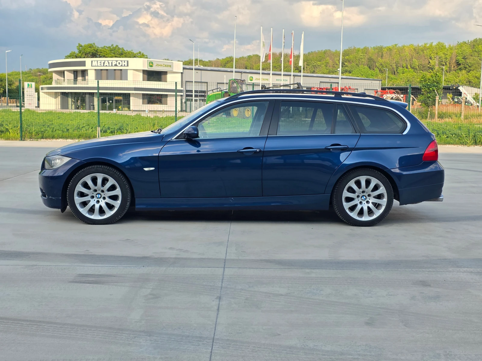 BMW 330 d Touring , снимка 2 - Автомобили и джипове - 54849412