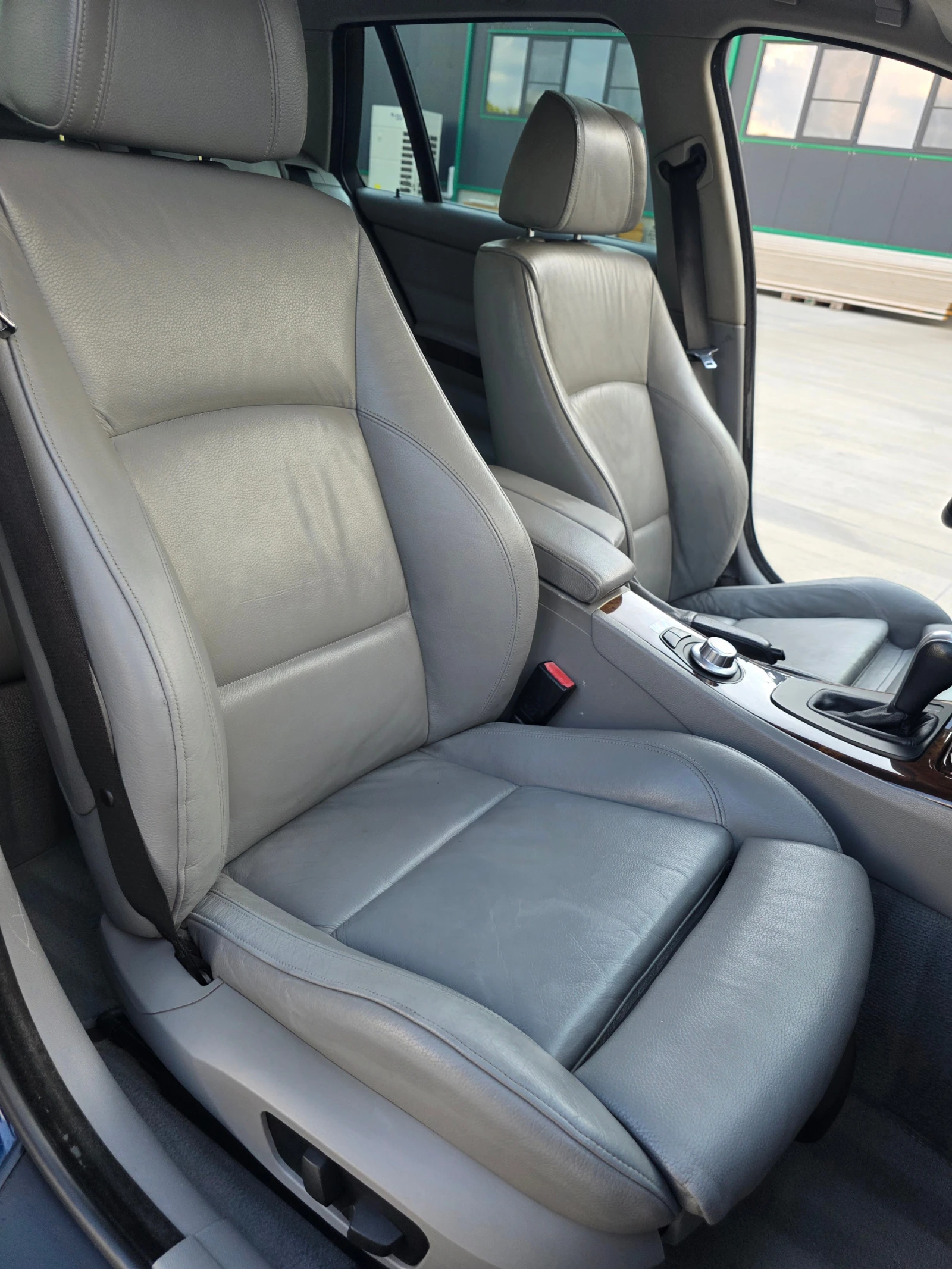 BMW 330 d Touring , снимка 15 - Автомобили и джипове - 54849412