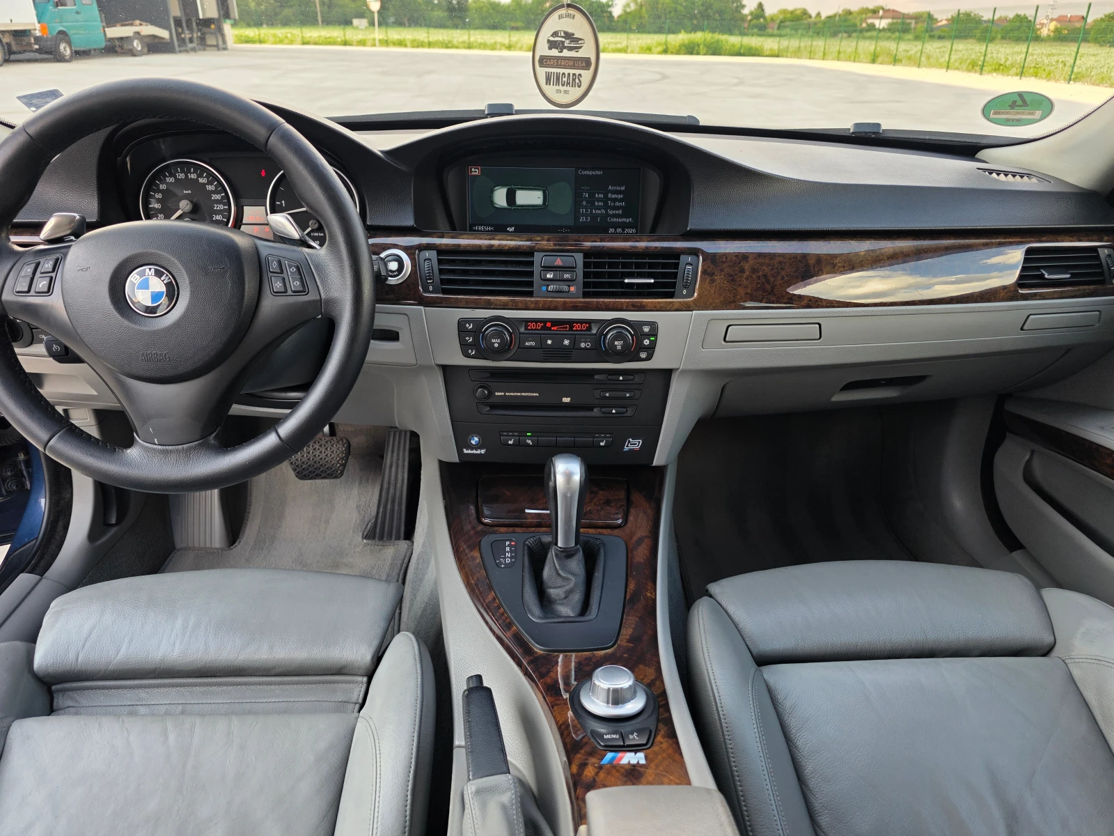 BMW 330 d Touring , снимка 10 - Автомобили и джипове - 54849412