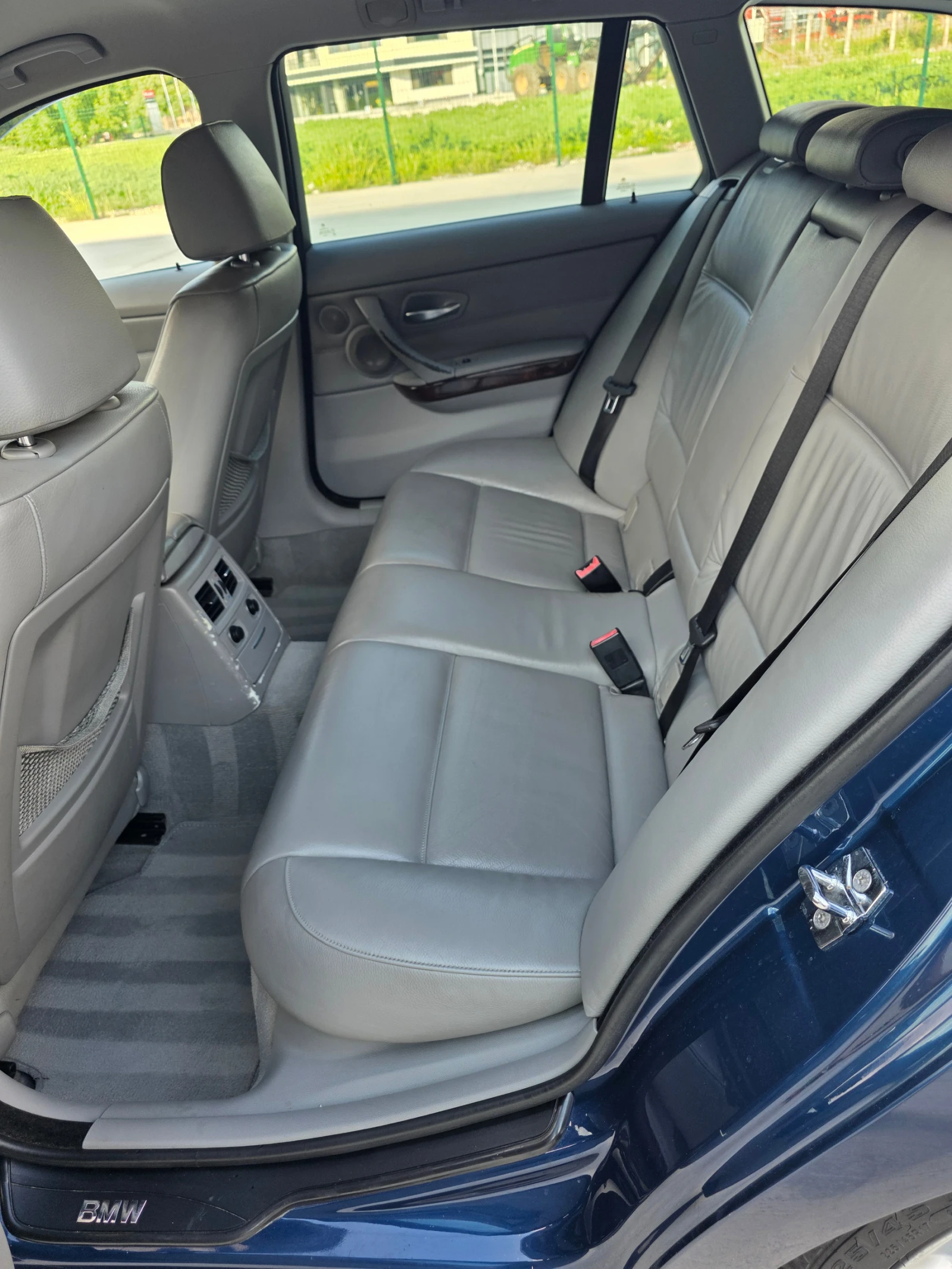 BMW 330 d Touring , снимка 13 - Автомобили и джипове - 54849412