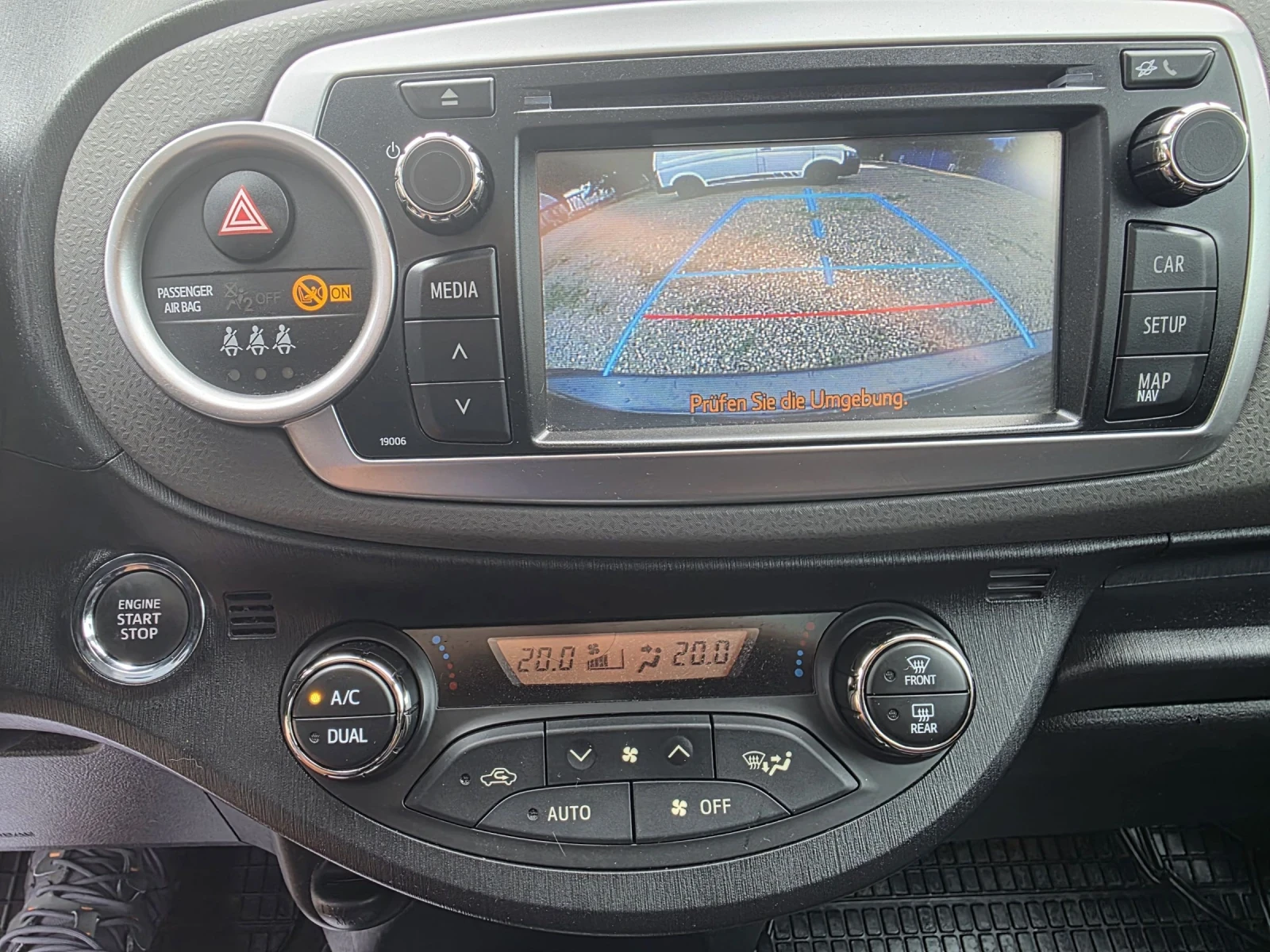 Toyota Yaris 1.33 VVT-i AUTOMATIK NAVI KLIMA KAMERA PANO START , снимка 17 - Автомобили и джипове - 55338089