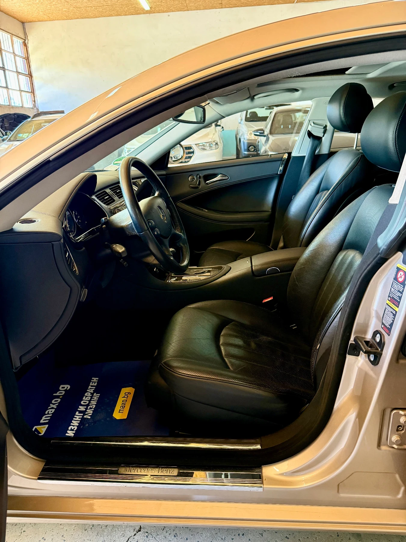 Mercedes-Benz CLS 350 * Всички екстри* Сервизна История* На Пружини, снимка 14 - Автомобили и джипове - 55446706