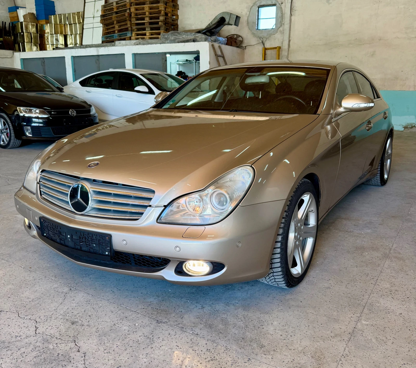 Mercedes-Benz CLS 350 * Всички екстри* Сервизна История* На Пружини, снимка 3 - Автомобили и джипове - 55446706