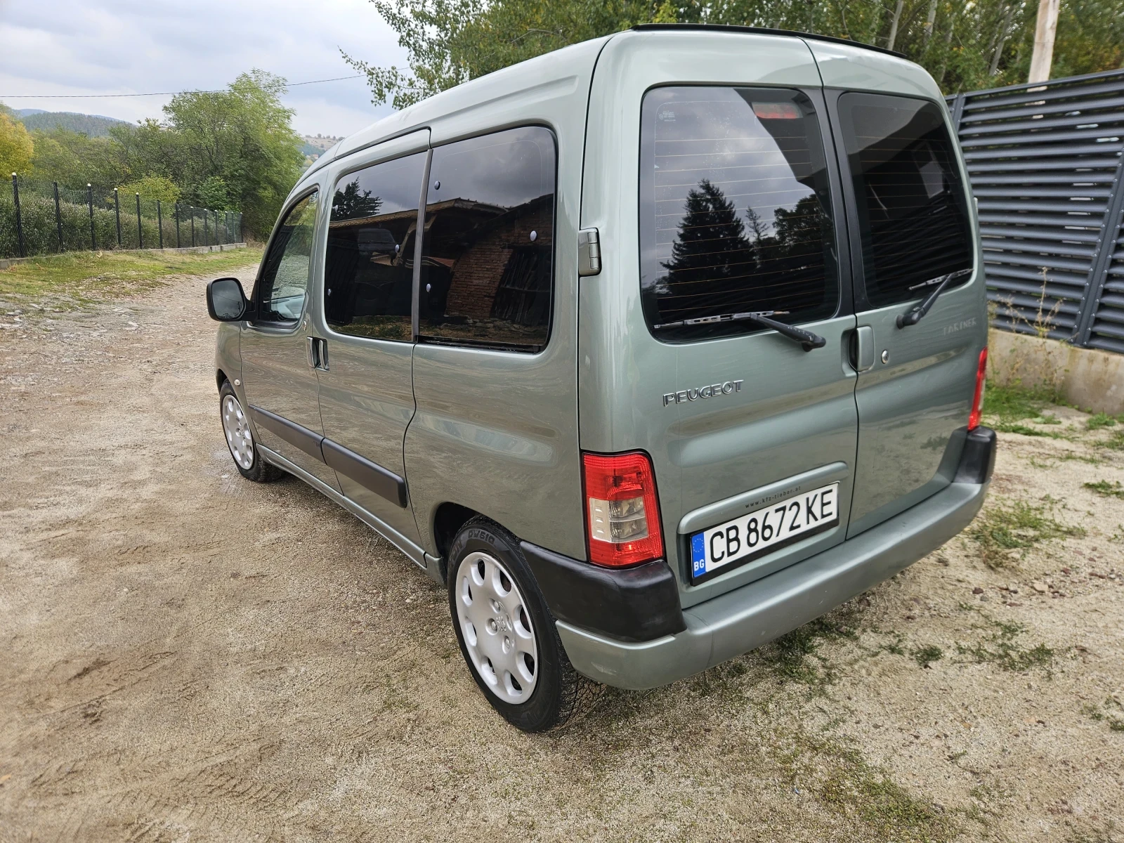 Peugeot Partner 1.6 HDI, снимка 9 - Автомобили и джипове - 55446934