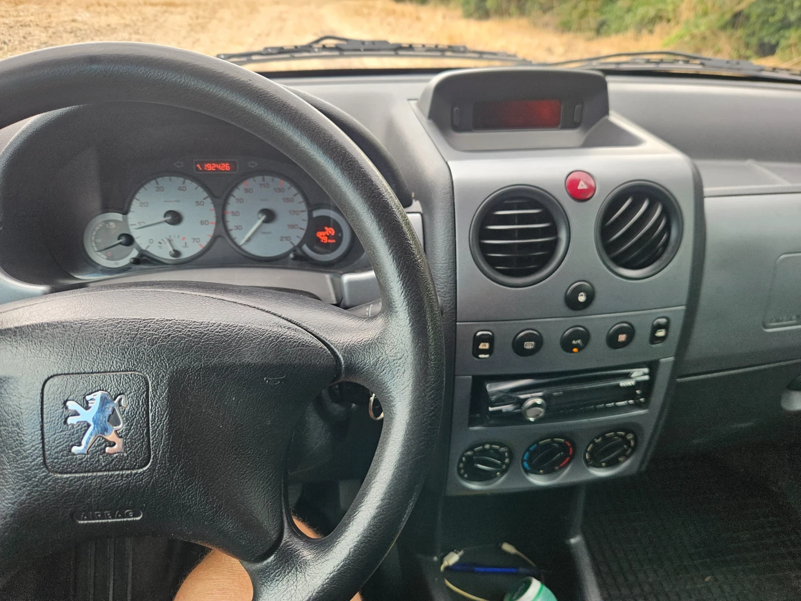 Peugeot Partner 1.6 HDI, снимка 4 - Автомобили и джипове - 55446934