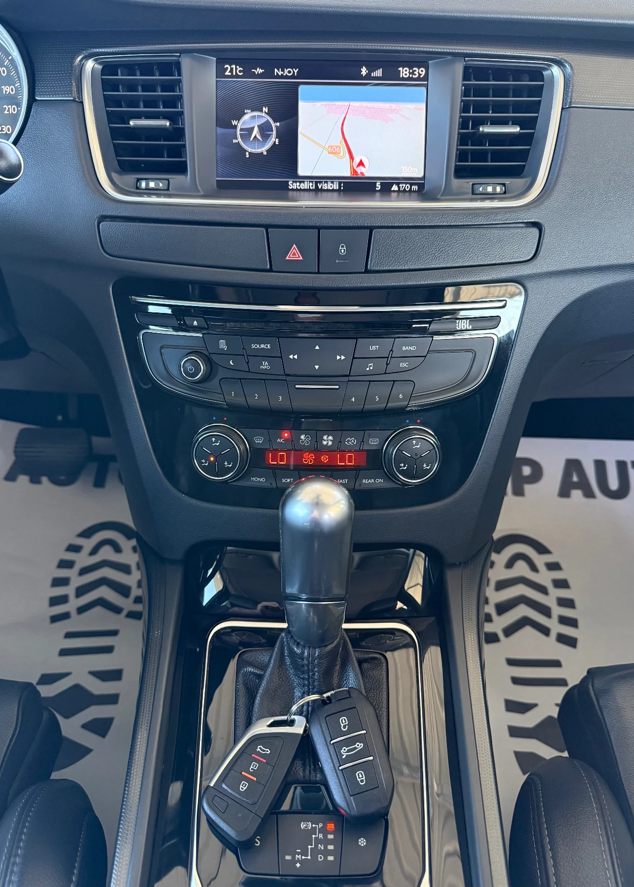 Peugeot 508 2.0HDI* 163k.c* HEAD UP* LED* ПАНОРАМА* ПОДГРЕВ, снимка 11 - Автомобили и джипове - 55677975