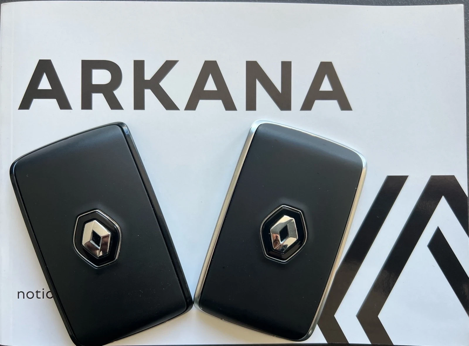Renault Arkana 1.6 E-TECH * FULL HYBRID *  145k.c., снимка 14 - Автомобили и джипове - 55799715
