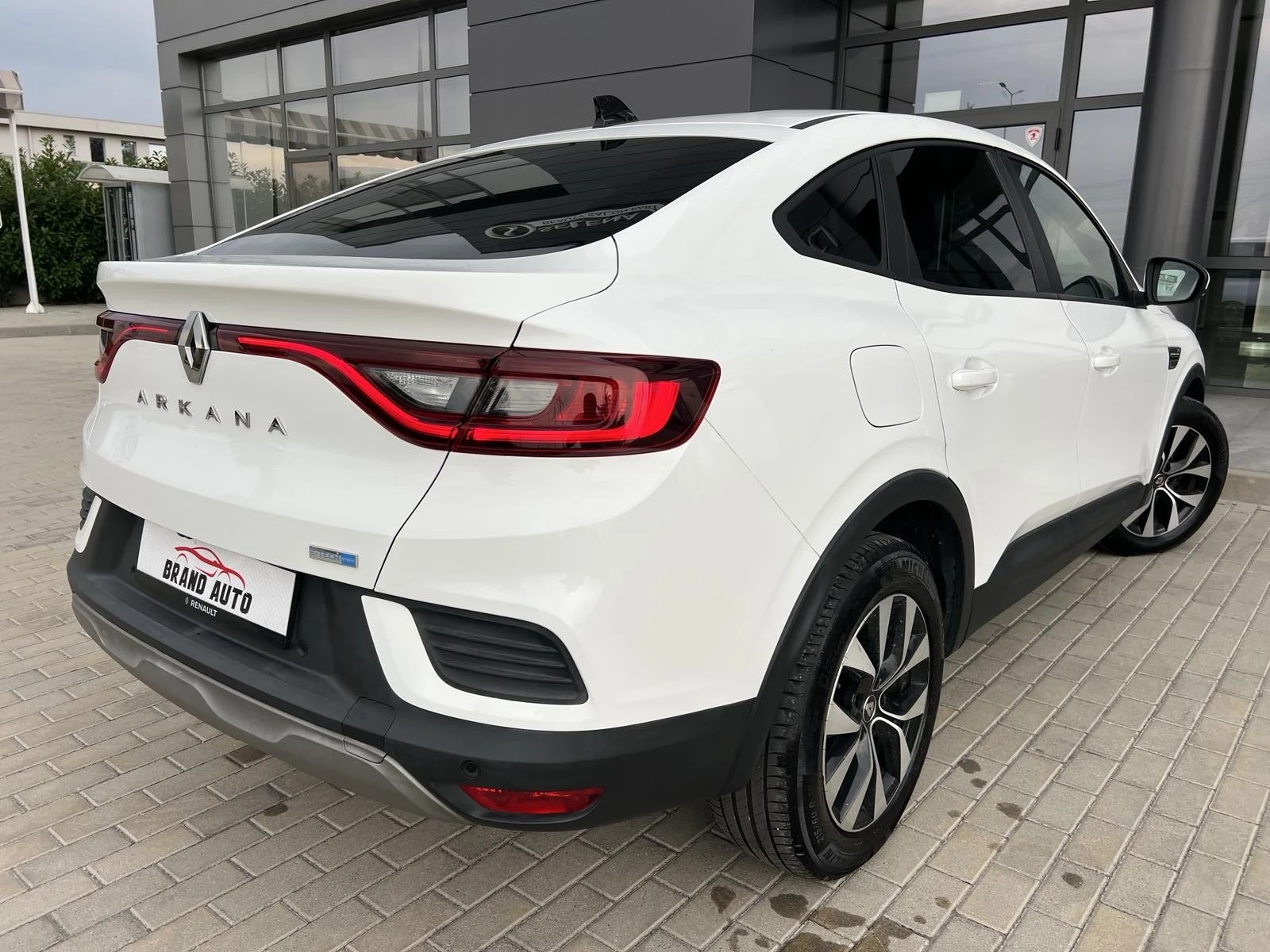 Renault Arkana 1.6 E-TECH * FULL HYBRID *  145k.c., снимка 5 - Автомобили и джипове - 55799715