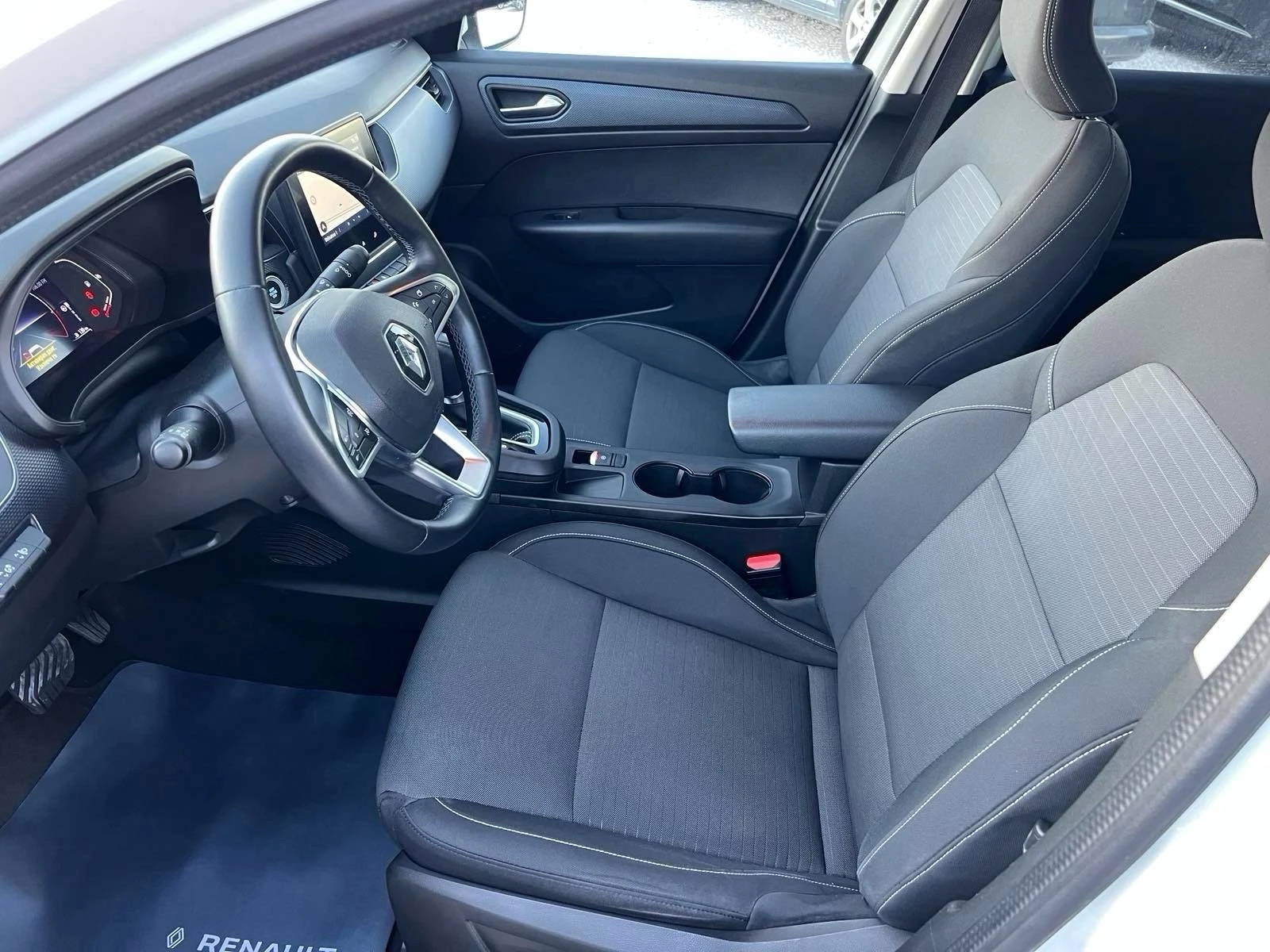 Renault Arkana 1.6 E-TECH * FULL HYBRID *  145k.c., снимка 8 - Автомобили и джипове - 55799715