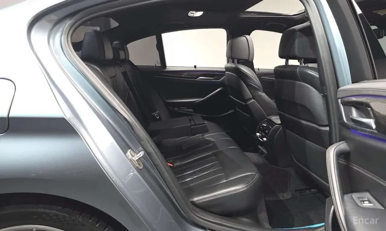 BMW 530 / BOWERS & WILKINS / ДИСТРОНИК / ОБДУХВАНЕ / 360, снимка 11 - Автомобили и джипове - 56199149