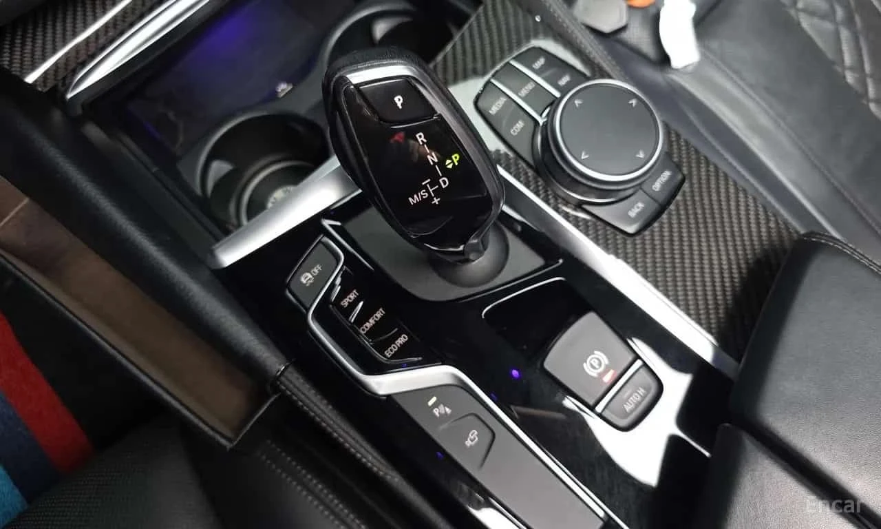 BMW 530 / BOWERS & WILKINS / ДИСТРОНИК / ОБДУХВАНЕ / 360, снимка 9 - Автомобили и джипове - 56199149
